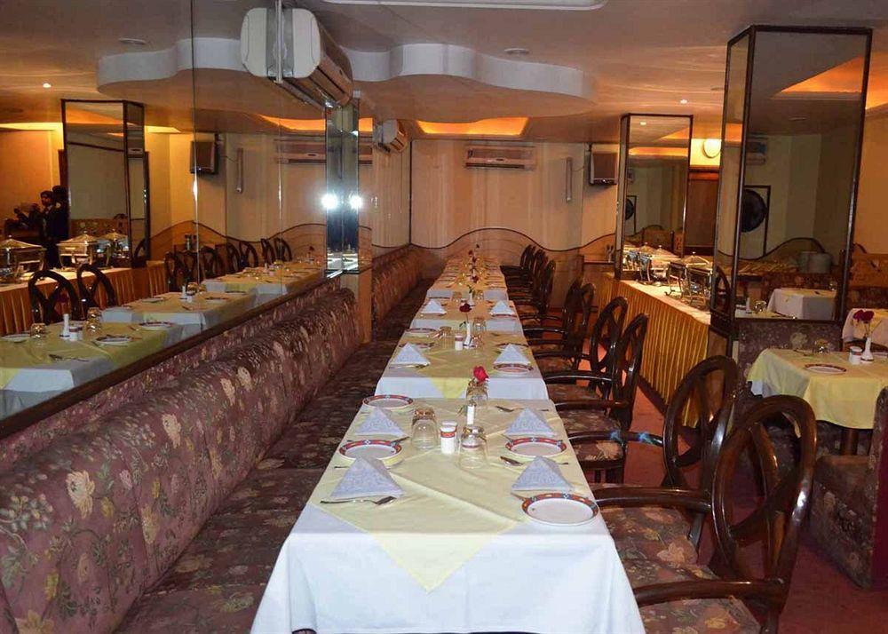 Hotel Grand Sartaj Νέο Δελχί Εξωτερικό φωτογραφία